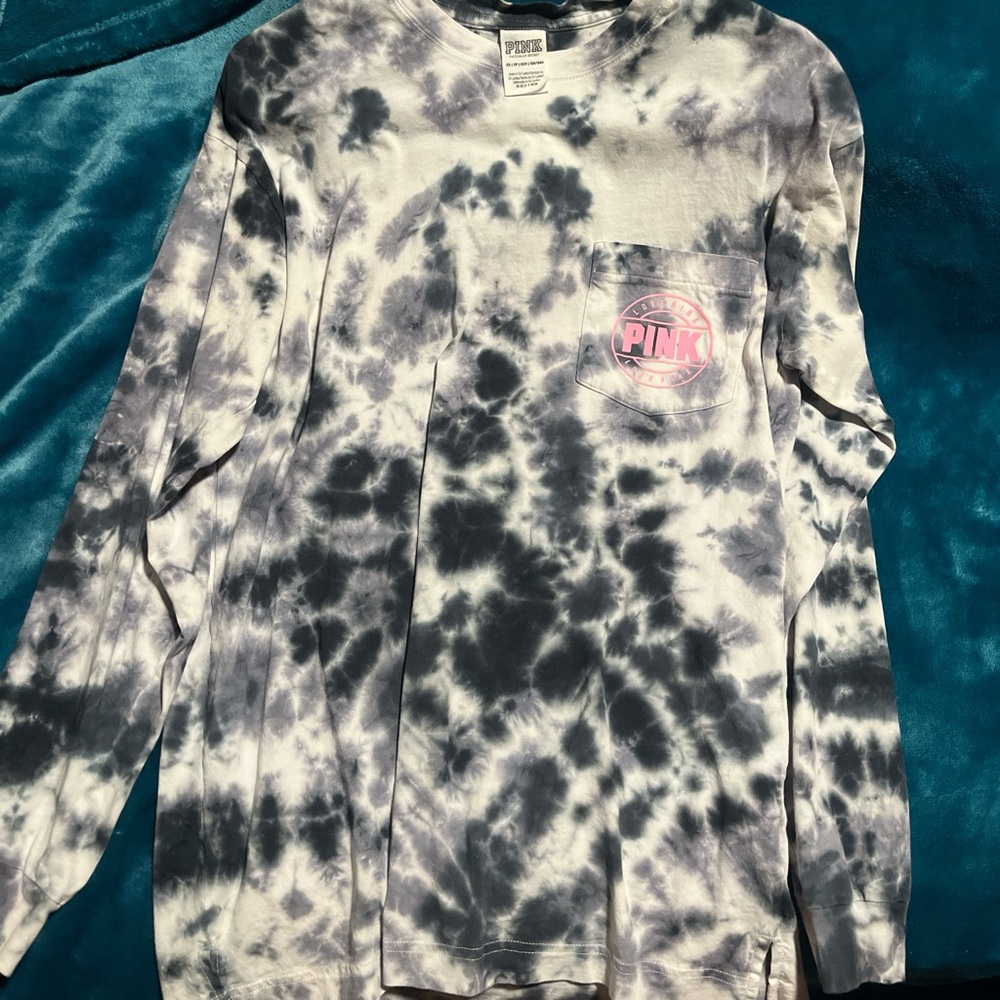 PINK Victoria's Secret Black and White Tie-Dye Long Sleeve Tee